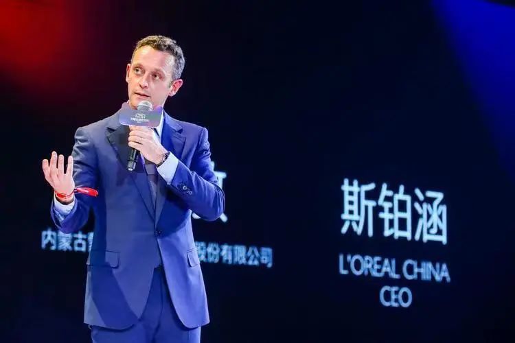 欧莱雅前高管斯铂涵出任LVMH美妆部CEO