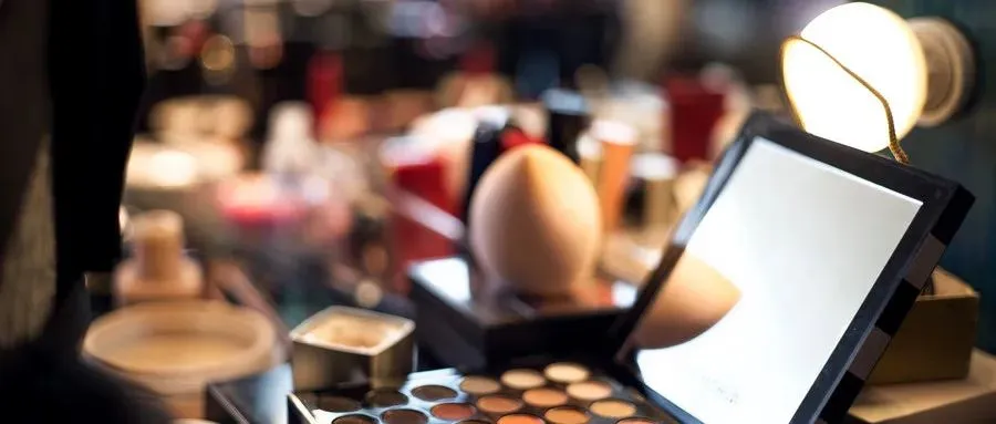 下半年的化妆品市场想你的“风”，又吹向了“线下”？多家品牌已布局